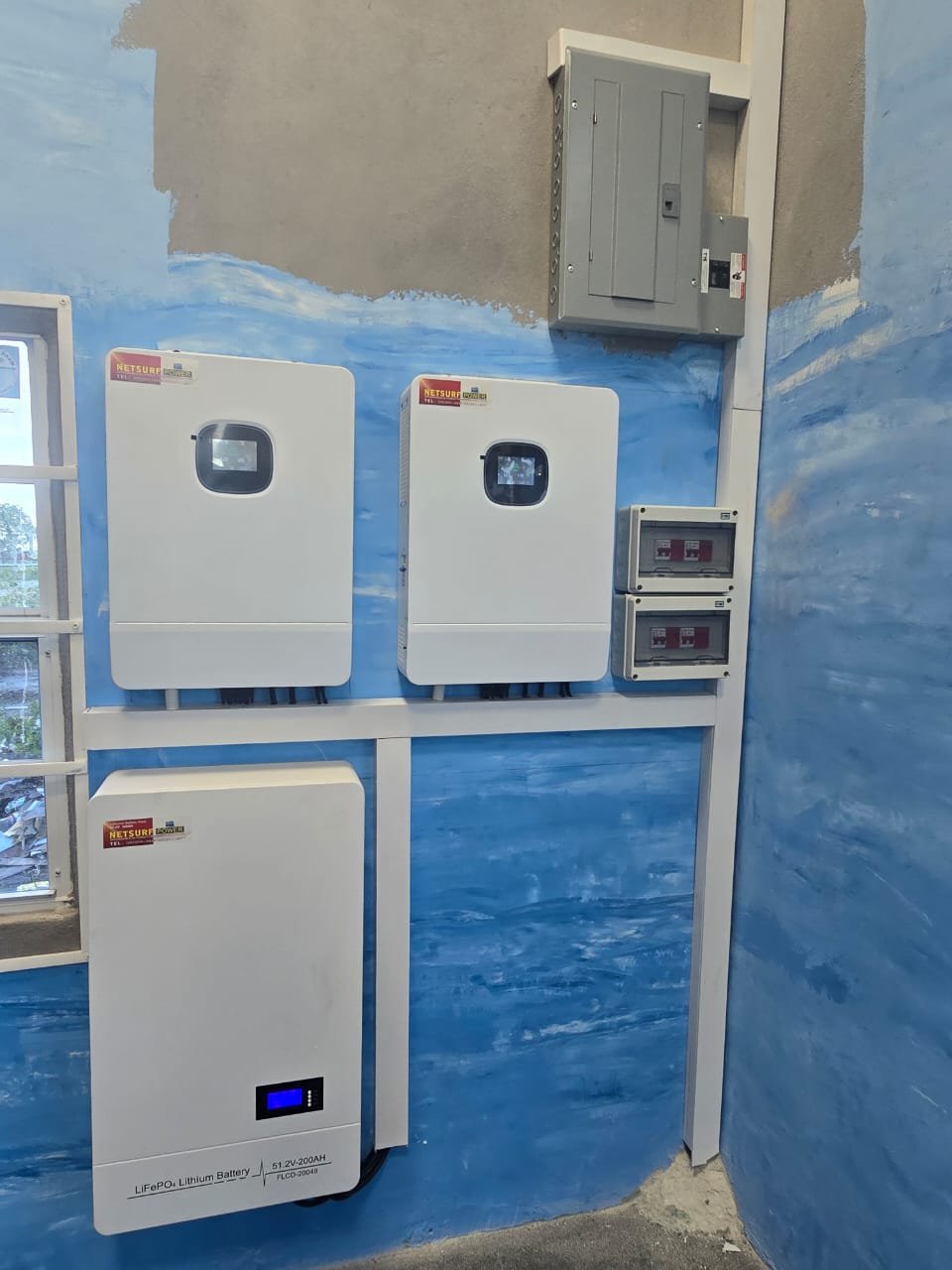 Netsurf 10000Watts/10KW Hybrid Inverter 48V 110/220 Split Phase - Image 3